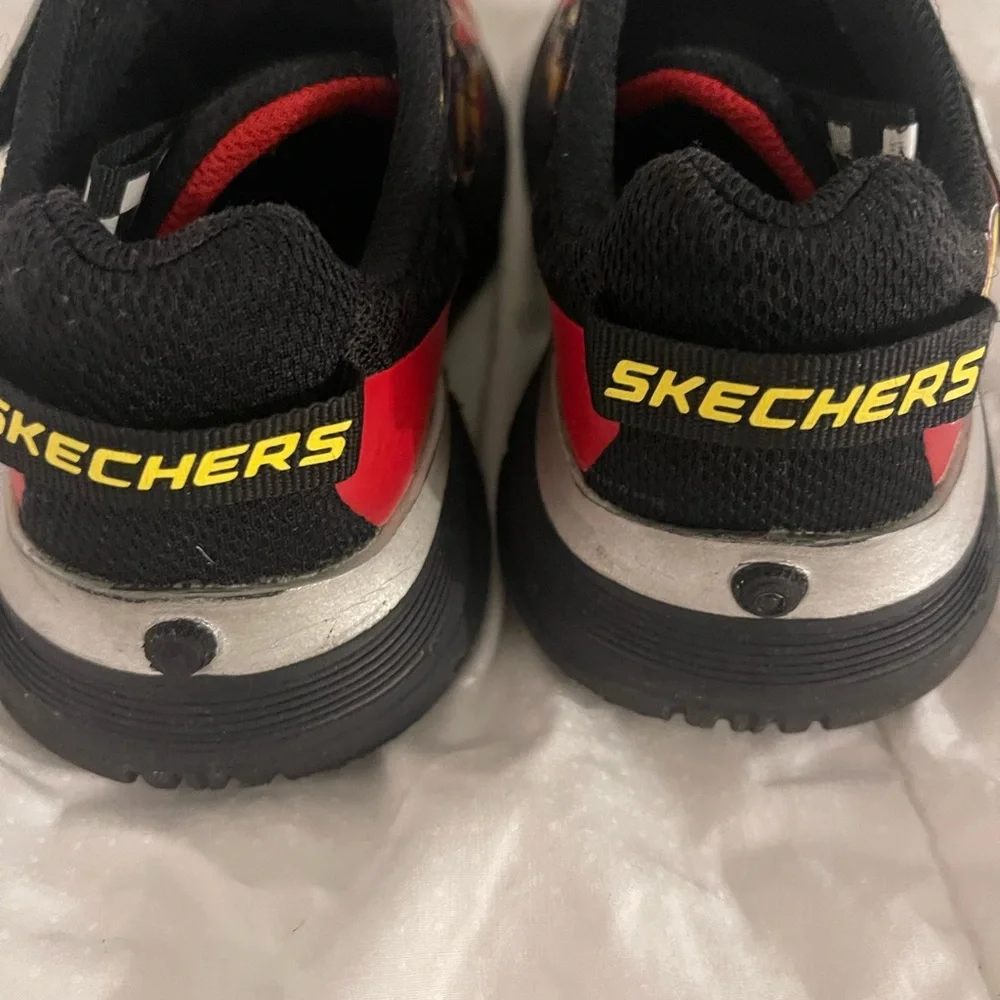 Buckle Red and Black Racing Sneakers - Picture 2 of 6